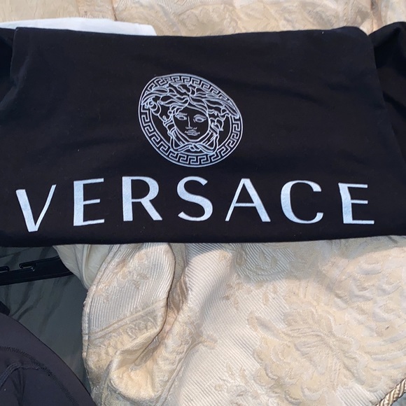 New! tshirt (washed but never worn) - Picture 1 of 3